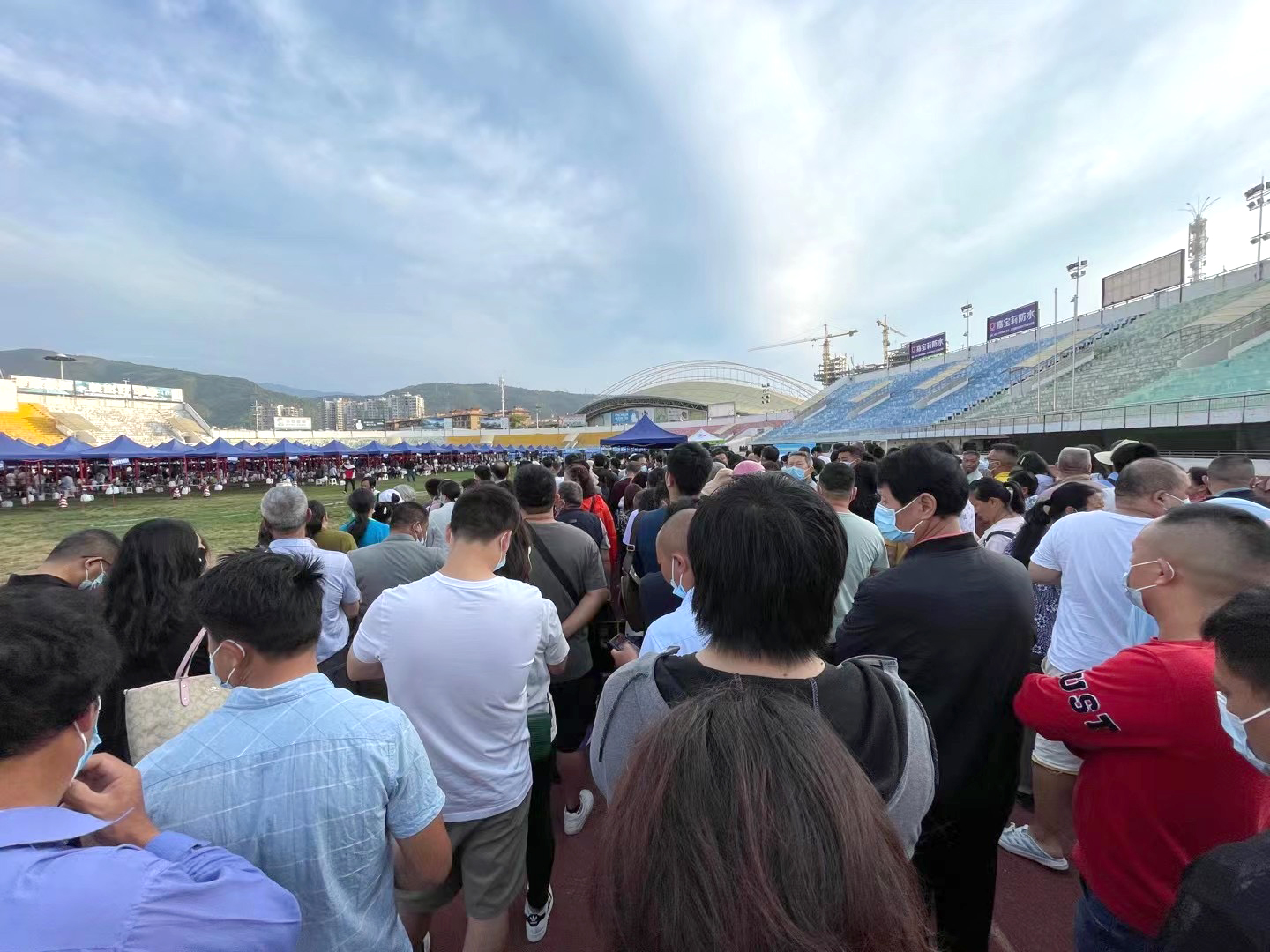 哇塞，這打疫苗的人氣鼎旺了~~